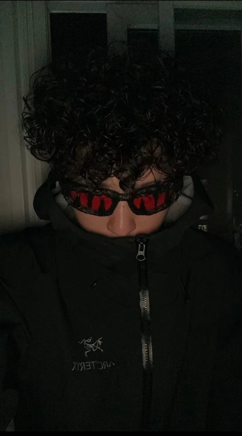 Avant-garde Designer Red Eye Sunglasses
