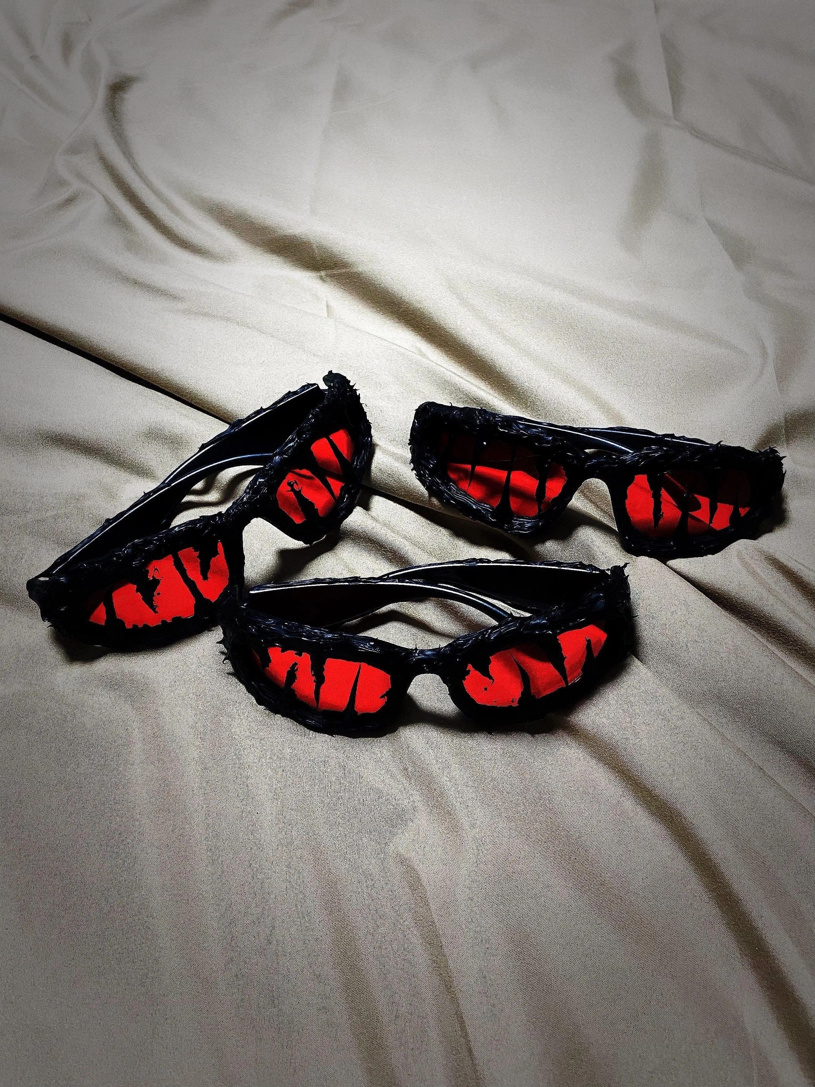 Avant-garde Designer Red Eye Sunglasses