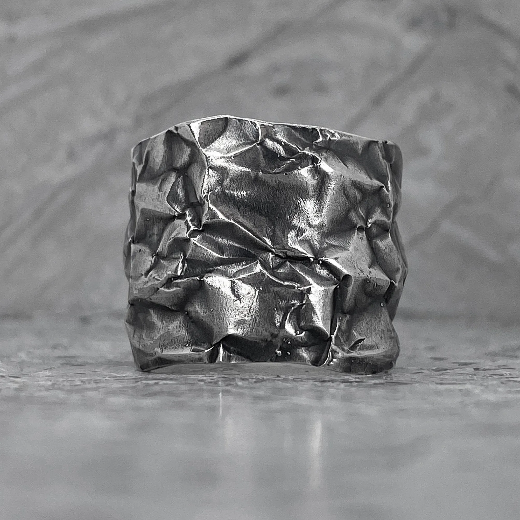 Crumpled ring