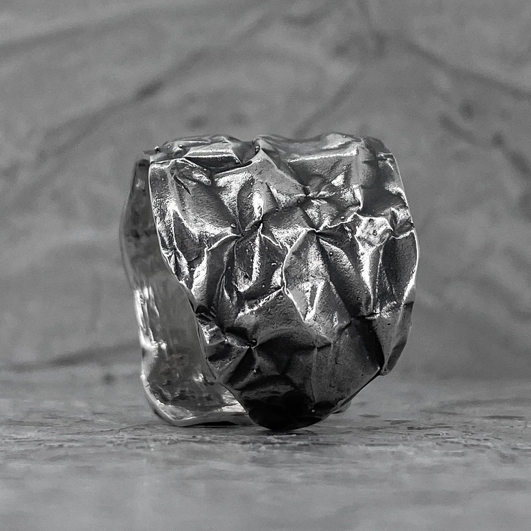Crumpled ring