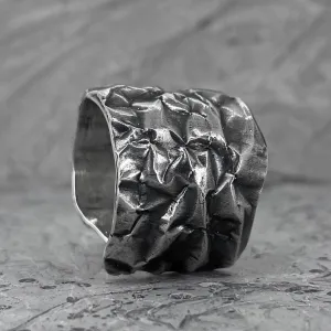 Crumpled ring