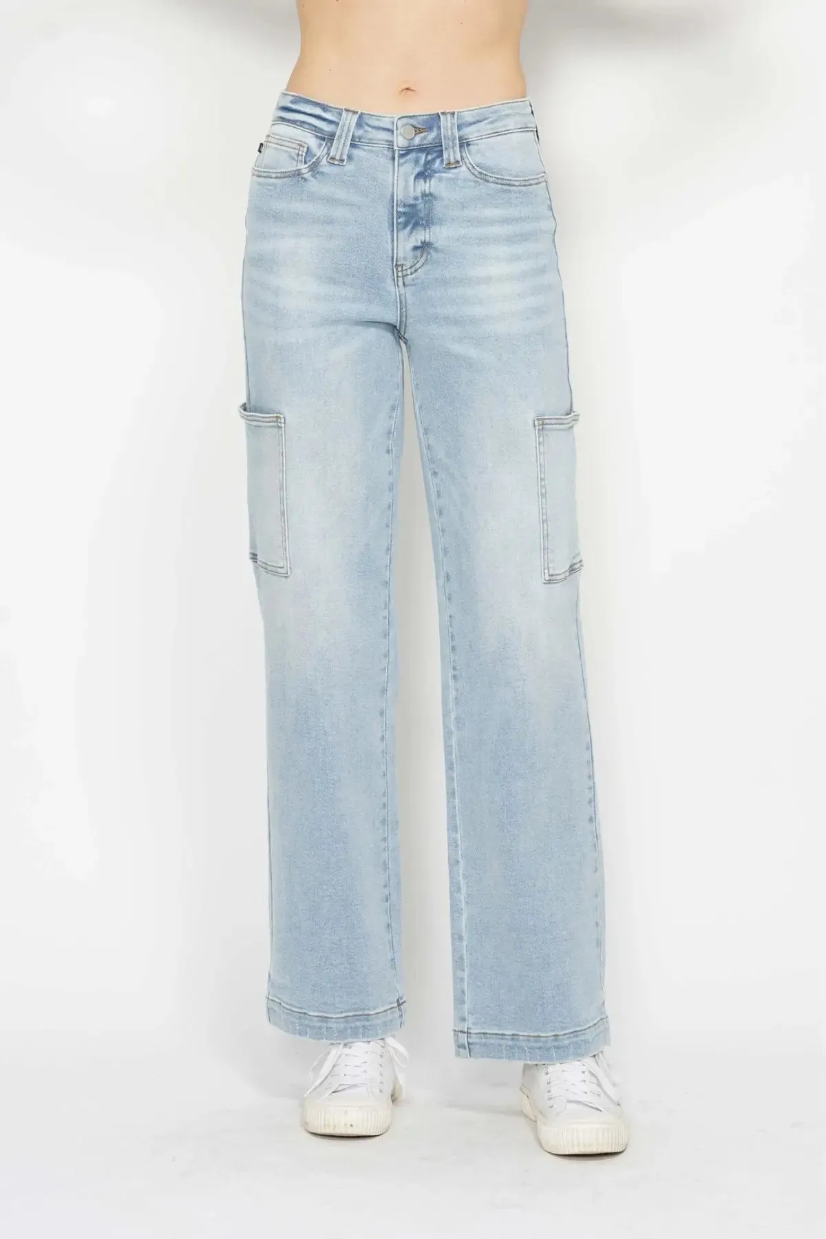 Judy Blue HW Cargo Wide Leg Jeans in Light Wash