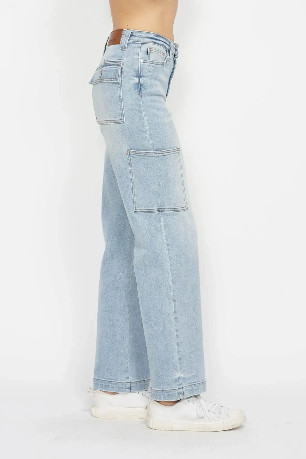 Judy Blue HW Cargo Wide Leg Jeans in Light Wash