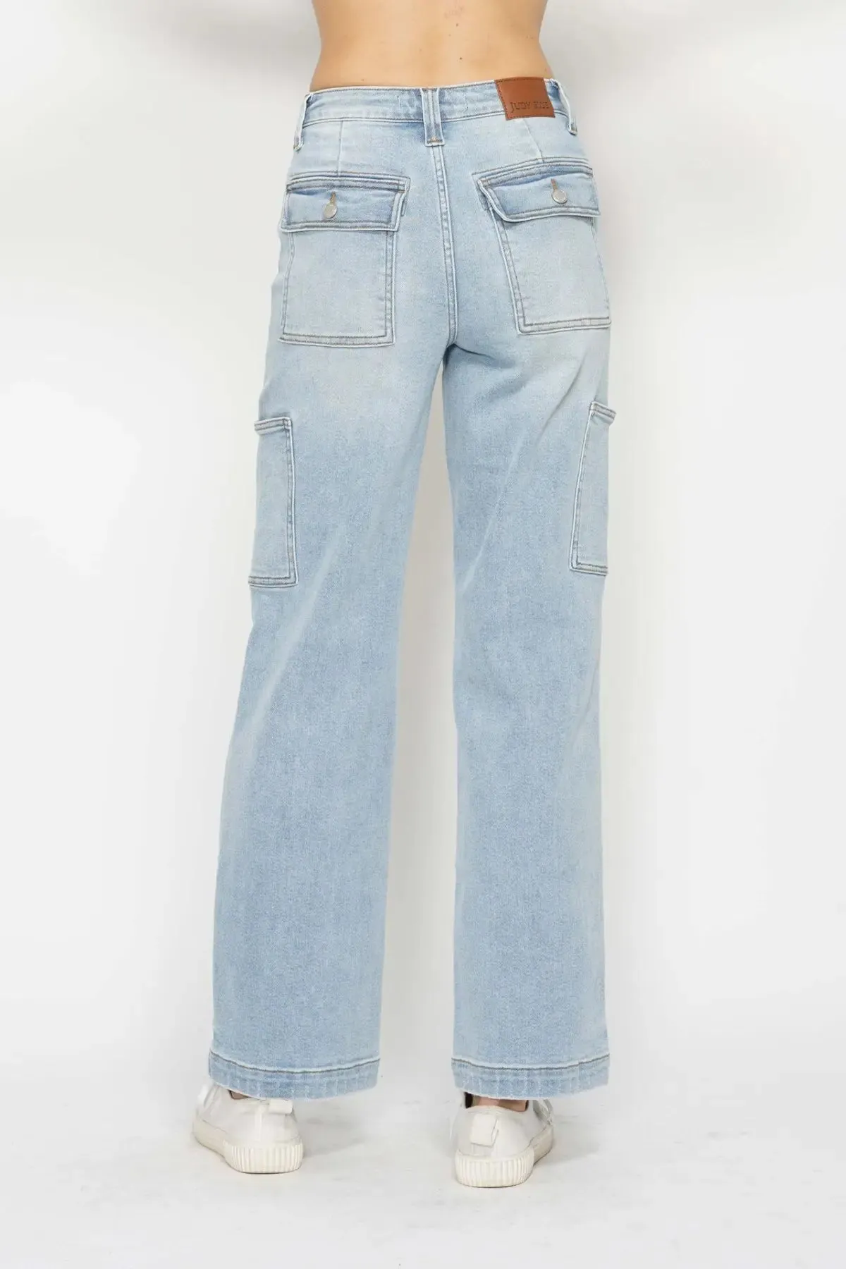 Judy Blue HW Cargo Wide Leg Jeans in Light Wash
