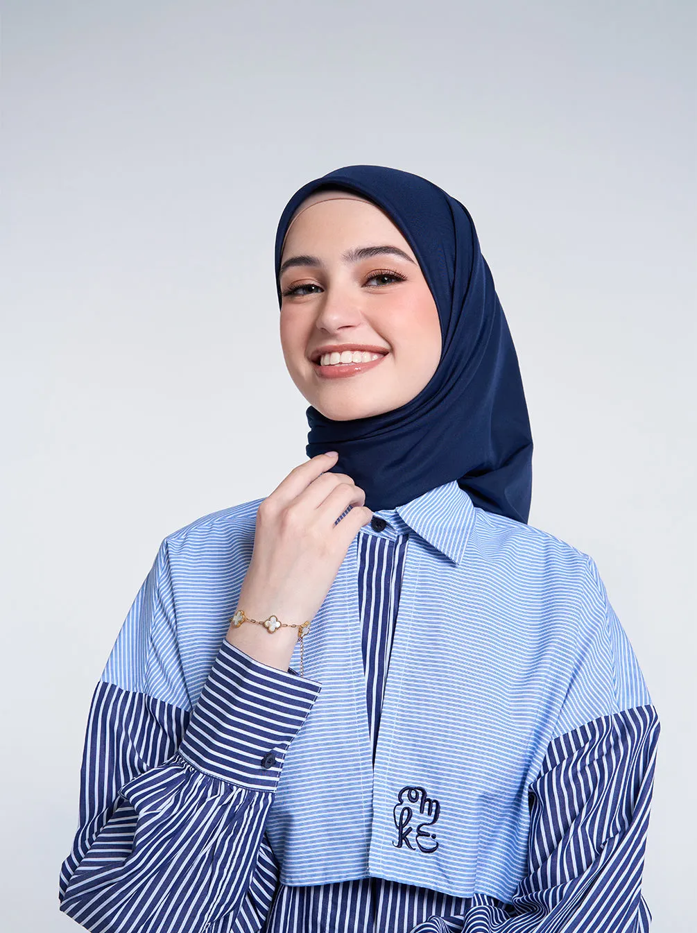 ULTRA SATIN SCARF PLAIN NAVY